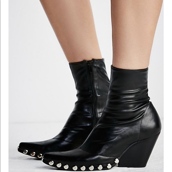 Free People Shoes - Only wore them once. Not used to wearing heels..